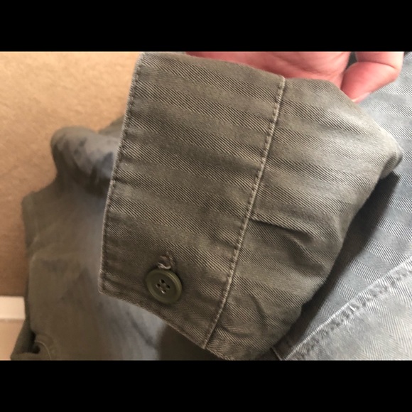 Army green button up light jacket! - Picture 5 of 6